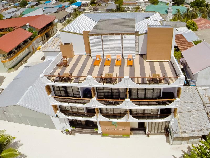 Crystal Sands Beach Hotel At Maafushi Exterior photo