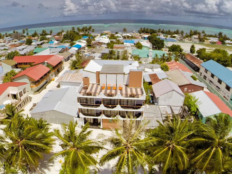 Crystal Sands Beach Hotel At Maafushi Exterior photo